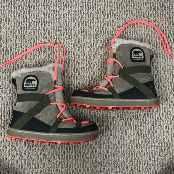 Sorel Shoes - Sorel Glacy Explorer Shortie Boots - Size 7